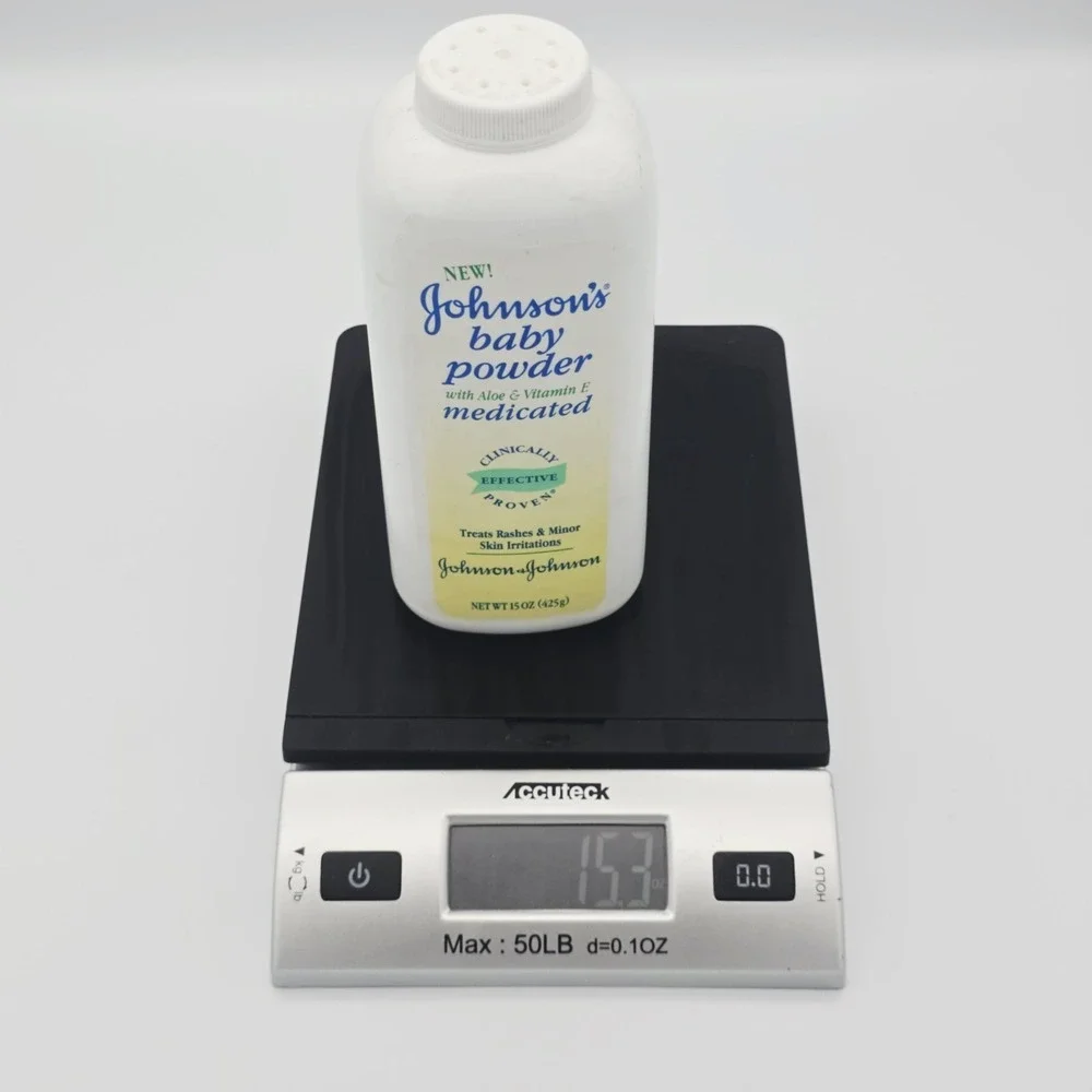 Johnson's Baby Powder‎ Medicated Aloe Vitamin E Zinc Oxide Corn Starch 15 OZ 80%